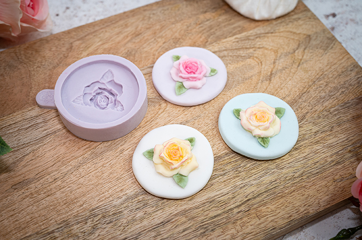 karen-davies-cupcake-top-rose-silikonform-rosen-cupcake-aufleger image 3