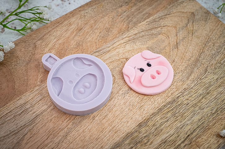 karen-davies-pig-farm-faces-silikonform-schweinegesicht image 3