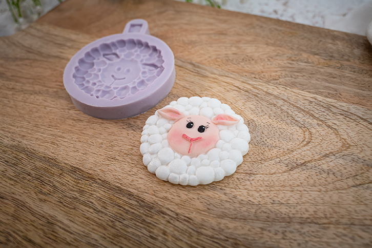 karen-davies-sheep-farm-faces-silikonform-schafgesicht image 4
