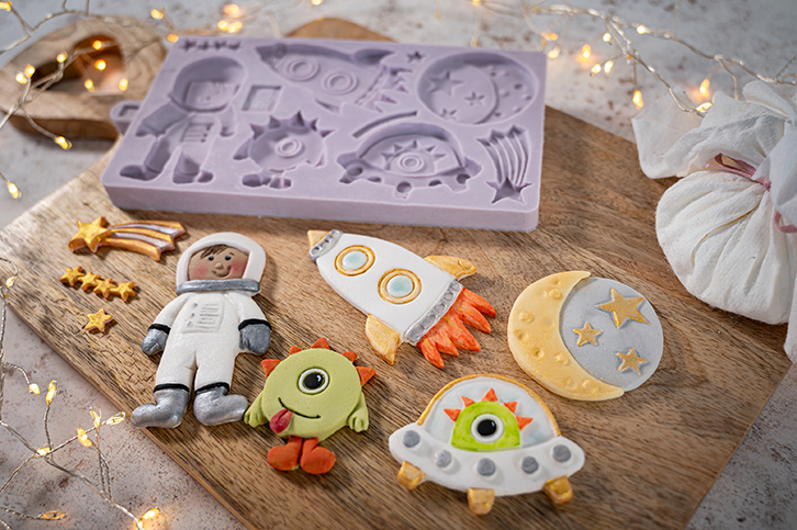 karen-davies-space-cookie-silikonform-astronaut-rakete image 4