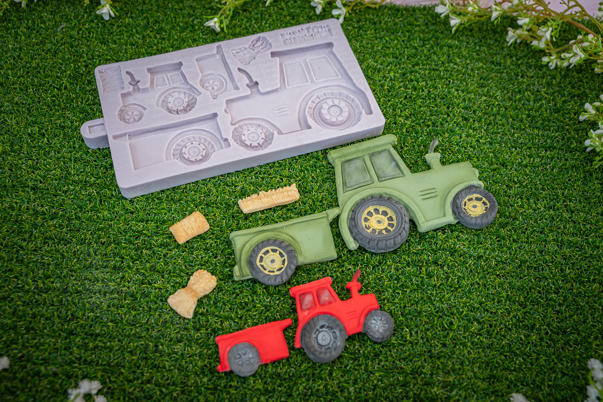 karen-davies-meadow-tractor-silikonform-geburtstag image 4