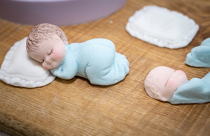karen-davies-sleeping-baby-pillow-silikonform-baby-silikonform image 4