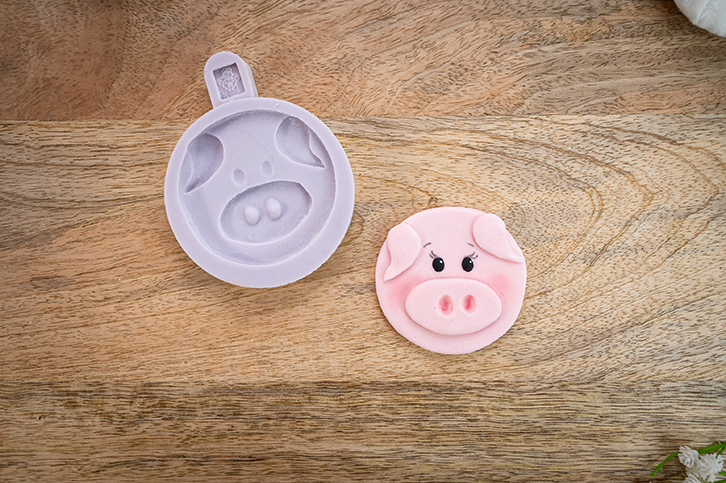karen-davies-pig-farm-faces-silikonform-schweinegesicht image 1