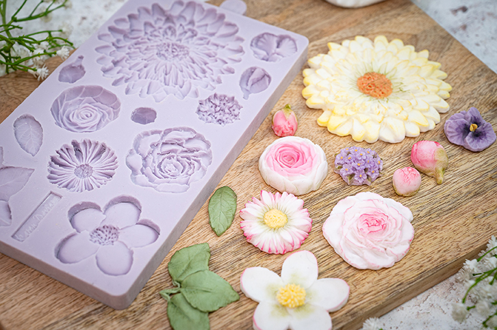 karen-davies-buttercream-flowers-silikonform-tortendeko-blumen image 5