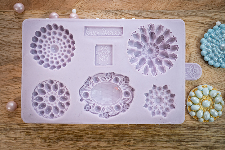 karen-davies-brooch-silikonform-broschen-10-designs image 3