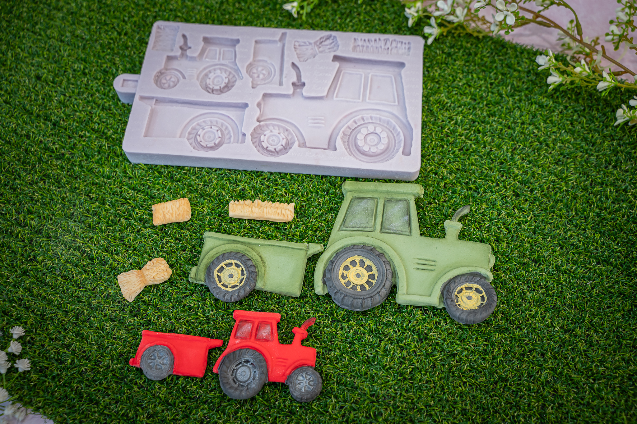 karen-davies-meadow-tractor-silikonform-geburtstag image 5