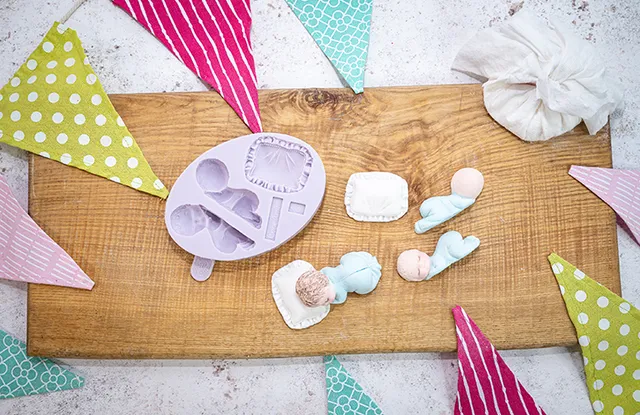 karen-davies-sleeping-baby-pillow-silikonform-baby-silikonform image 1