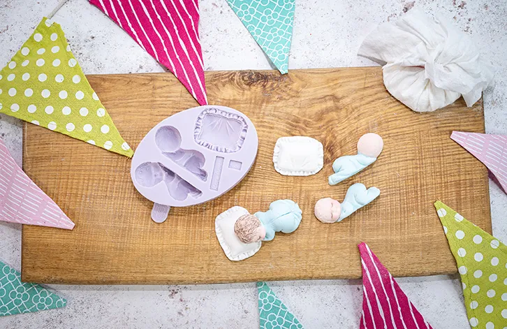 karen-davies-sleeping-baby-pillow-silikonform-baby-silikonform image 1