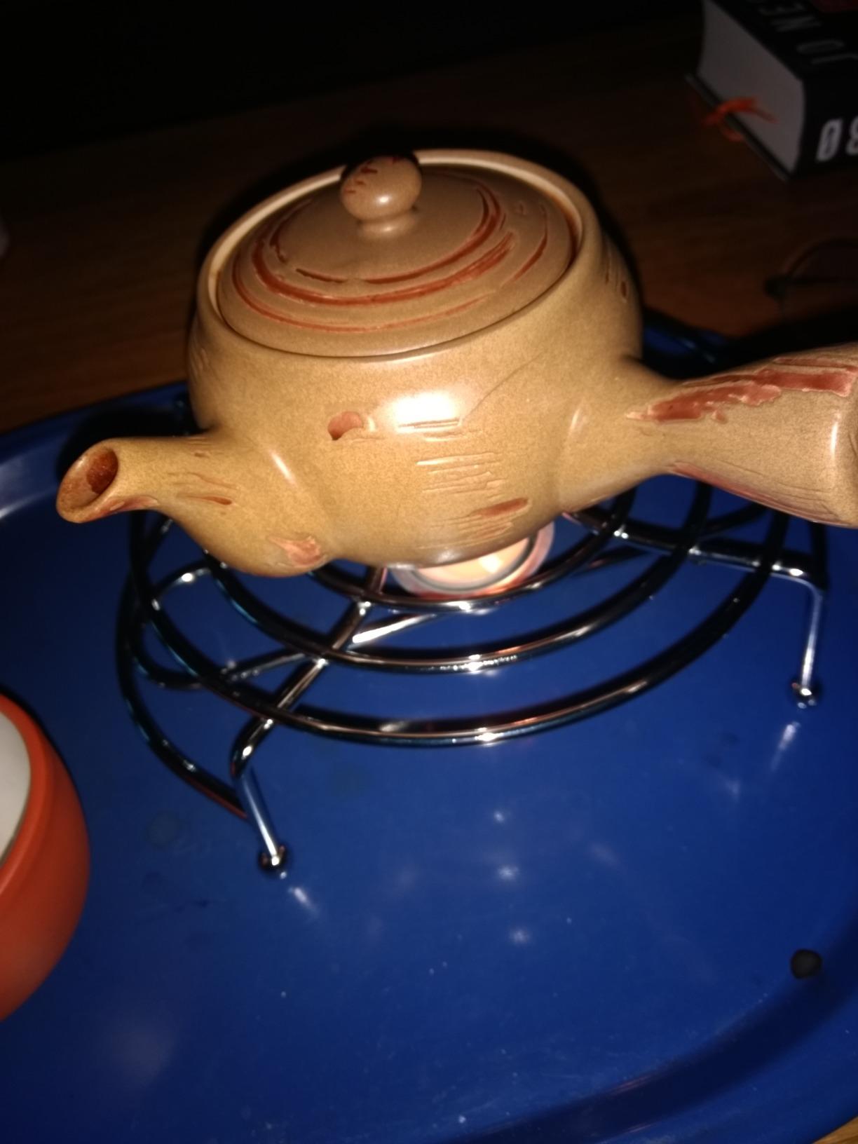 Hält den Tee lange warm
