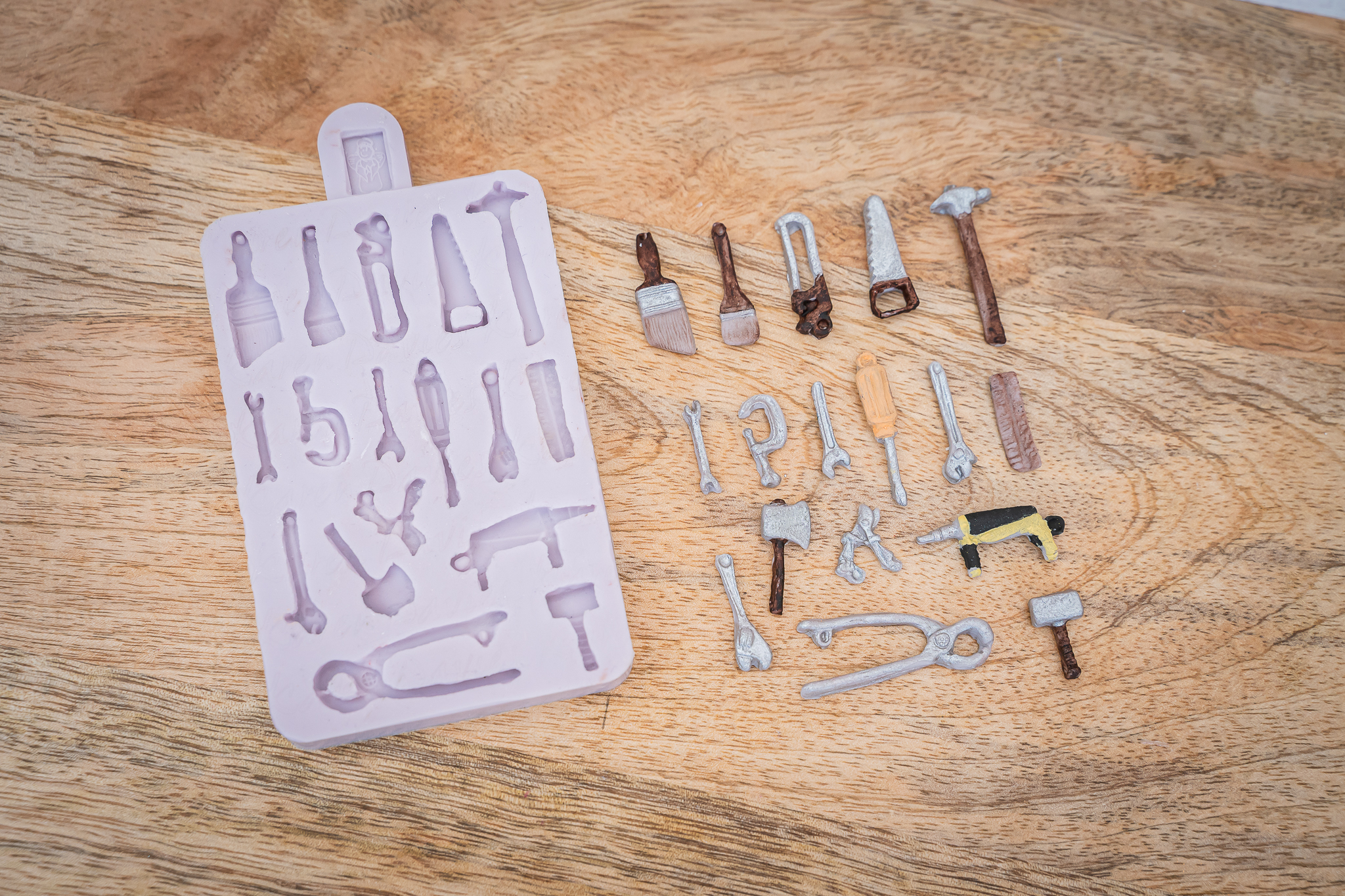 karen-davies-miniature-tools-silikonform-werkzeug image 2