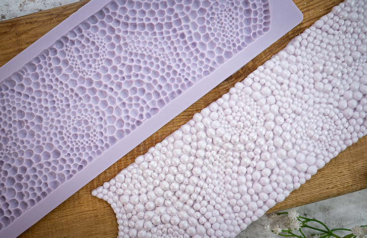 karen-davies-ornate-pearl-effect-silikonform-perlenbord-re image 2