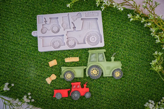karen-davies-meadow-tractor-silikonform-geburtstag image 1