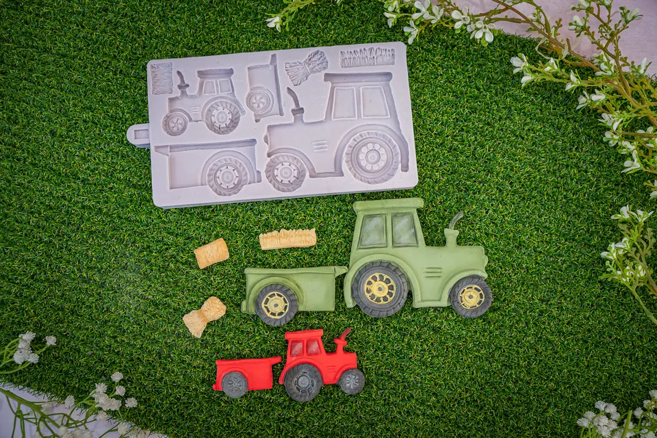 karen-davies-meadow-tractor-silikonform-geburtstag image 1