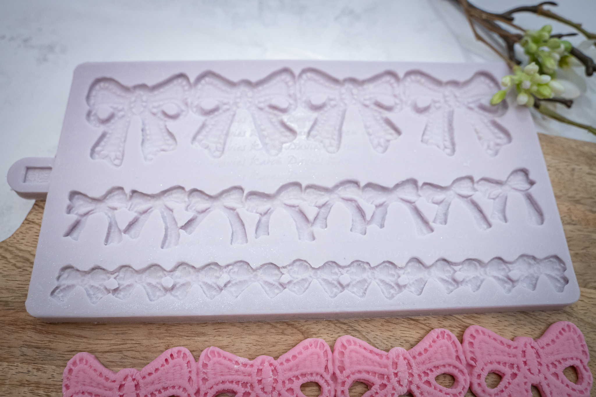 karen-davies-lace-bow-borders-silikonform-schleifen-bord-re image 8