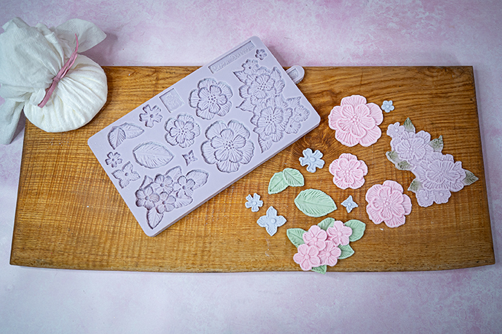 karen-davies-brush-embroidery-silikonform-12-designs image 1
