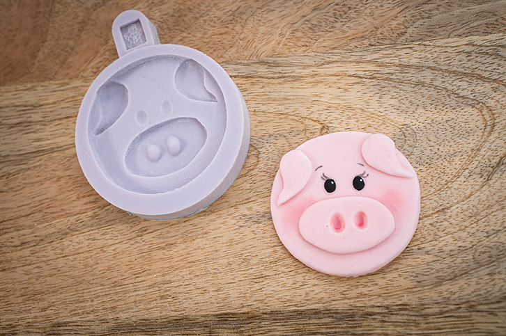 karen-davies-pig-farm-faces-silikonform-schweinegesicht image 5