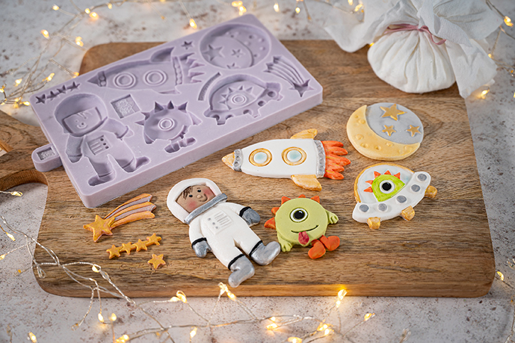 karen-davies-space-cookie-silikonform-astronaut-rakete image 5