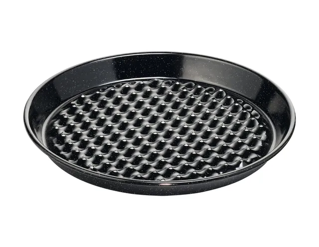 riess-classic-grilltasse-rund-32-cm-schwarz-emaille-gelocht image 1
