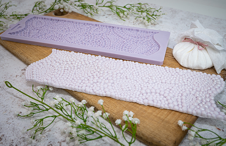 karen-davies-ornate-pearl-effect-silikonform-perlenbord-re image 4