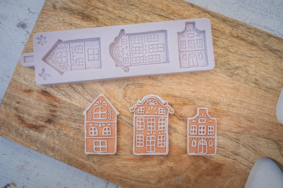 karen-davies-gingerbread-houses-h-uschen-silikonform image 1