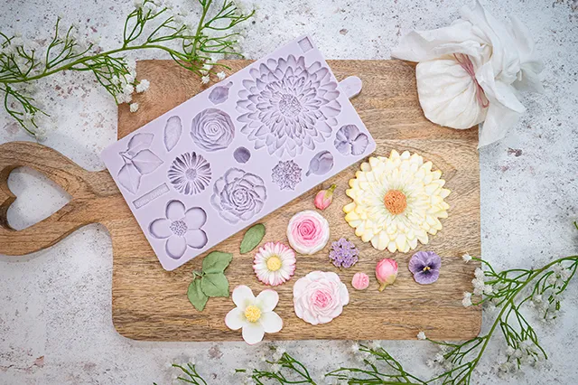 karen-davies-buttercream-flowers-silikonform-tortendeko-blumen image 1