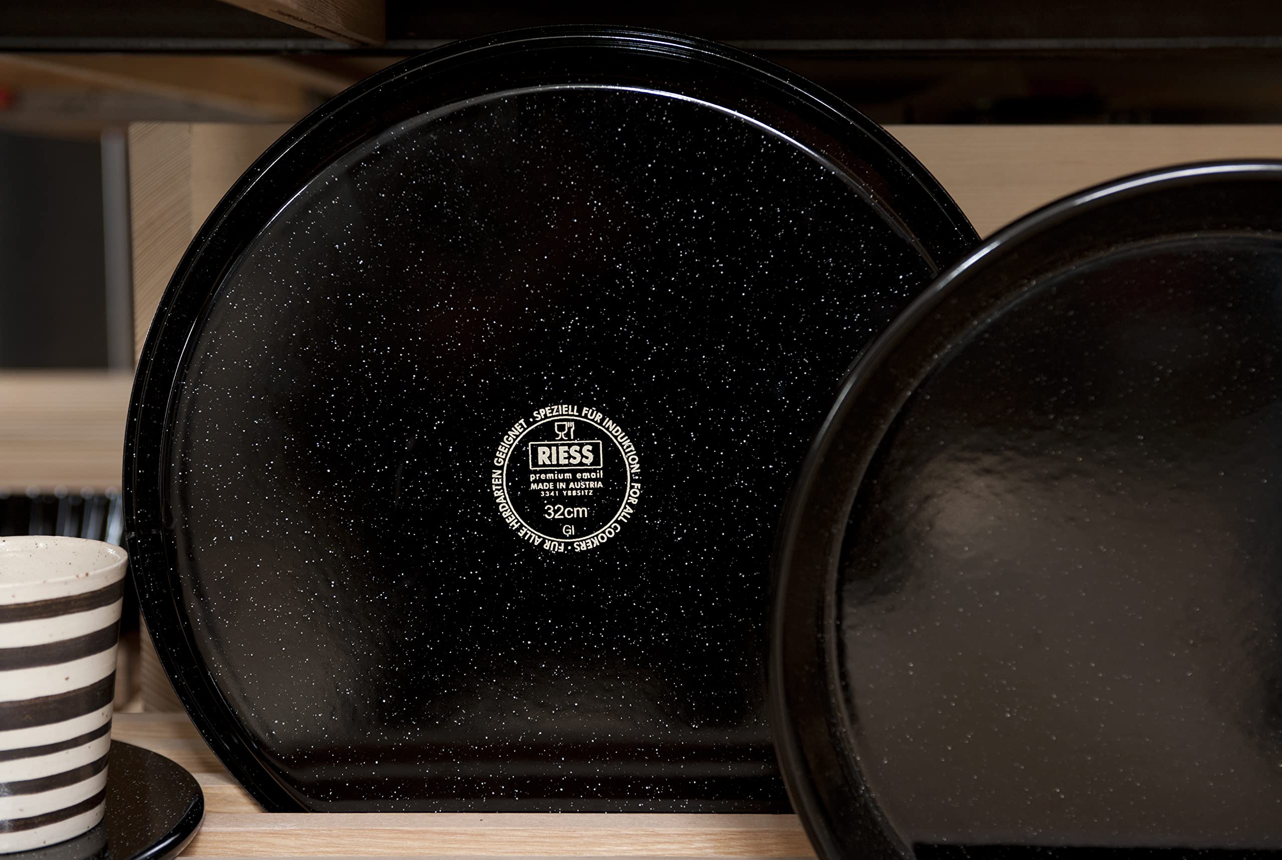 riess-schwarzemaille-pizzablech-28-cm-servierform image 4
