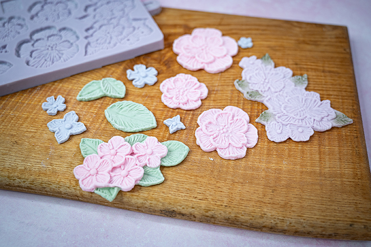 karen-davies-brush-embroidery-silikonform-12-designs image 5