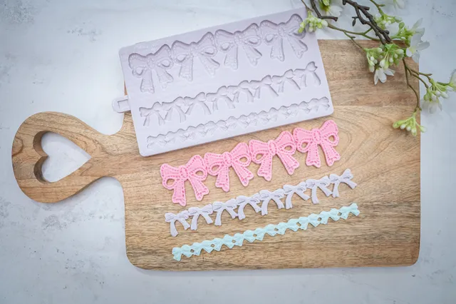 karen-davies-lace-bow-borders-silikonform-schleifen-bord-re image 1