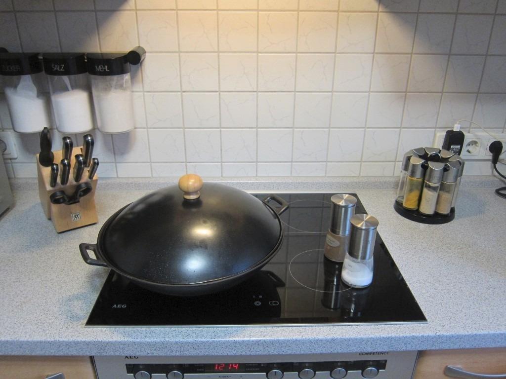 Super Wok, braucht Pflege