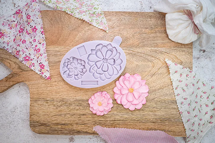 karen-davies-dahlia-silikonform-2-dahlien-designs image 1