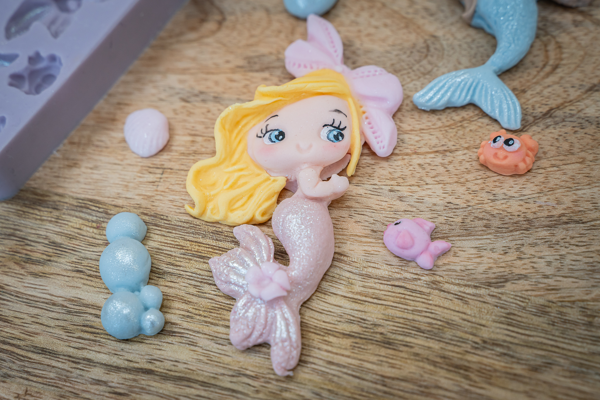 karen-davies-mermaids-silikonform-meerjungfrau-tortendeko-set image 6