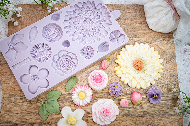 karen-davies-buttercream-flowers-silikonform-tortendeko-blumen image 2