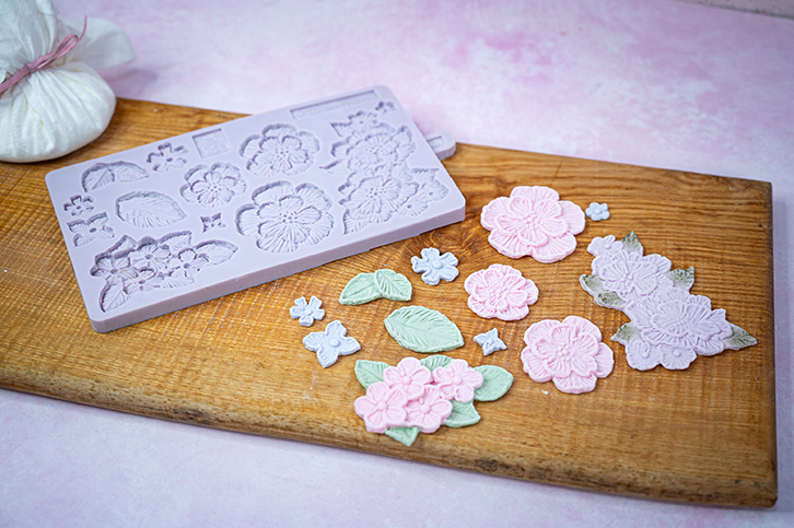 karen-davies-brush-embroidery-silikonform-12-designs image 4