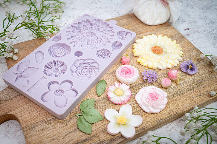 karen-davies-buttercream-flowers-silikonform-tortendeko-blumen image 4